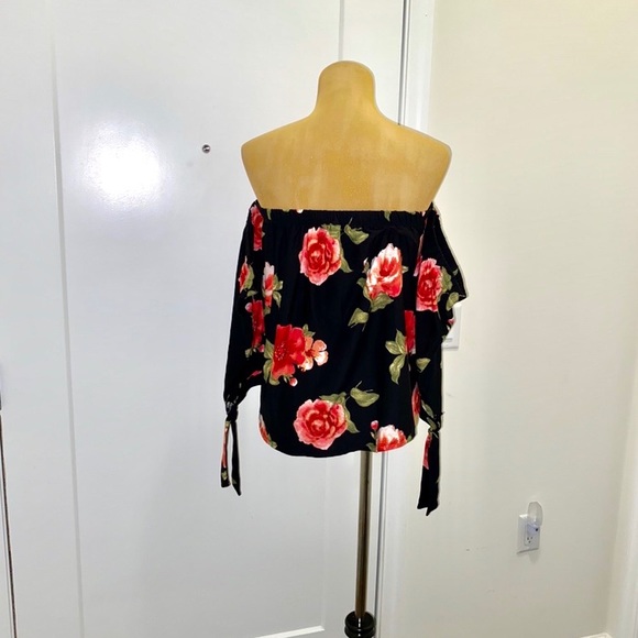 🌺👚 NWT dereck  ❤️ juniors off shoulder shirt xl - Picture 3 of 6
